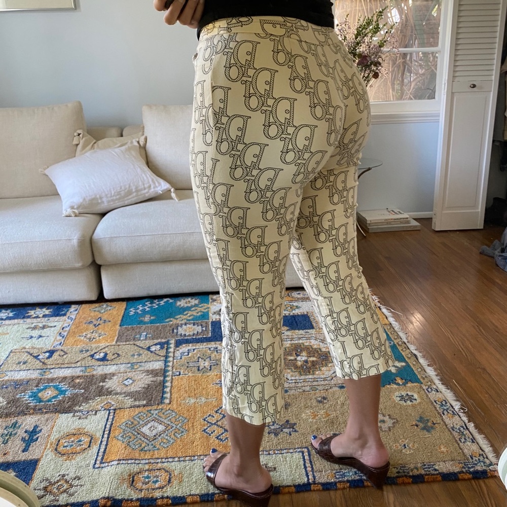 Dior size large logo Capri